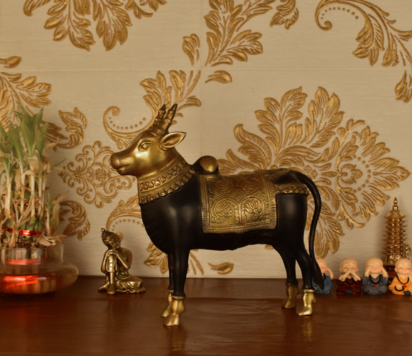 White Whale Brass Mighty Shivanandi Bull with Bells in Matte Black and Royal Gold Finish